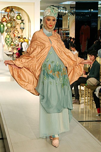 Nunik Mawardi Festive & Celebration. Wajah Mode in Ramadan 2012 at Plaza Blok M. Jakarta. [Photo by Mohammad Abduh/Wolipop]