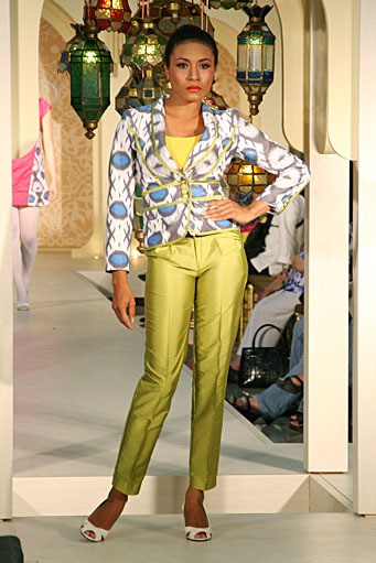 Liza Reza Festive & Celebration.  Wajah Mode in Ramadan 2012 at Plaza Blok M. Jakarta. [Photo by Mohammad Abduh/Wolipop]