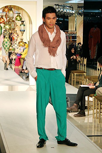 Ali Charisma Festive & Celebration Wajah Mode in Ramadan 2012 at Plaza Blok M. Jakarta. [Foto: Mohammad Abduh/Wolipop]