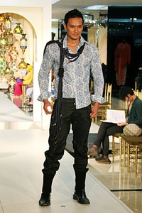 Ali Charisma Festive & Celebration Wajah Mode in Ramadan 2012 at Plaza Blok M. Jakarta. [Foto: Mohammad Abduh/Wolipop]