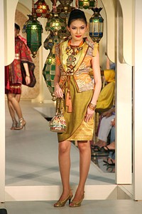 Agnes Budhisurya Festive & Celebration. Wajah Mode in Ramadan 2012. Plaza Blok M. Jakarta. [Foto: Mohammad Abduh/Wolipop]