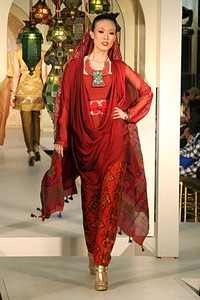 Agnes Budhisurya Festive & Celebration. Wajah Mode in Ramadan 2012. Plaza Blok M. Jakarta. [Foto: Mohammad Abduh/Wolipop]