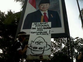 Aksi Teatrikal Sambut M Nazaruddin di Halim