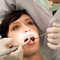 Orang-orang yang Rentan Memiliki Gigi Berlubang