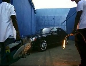 Rapper AS Hancurkan Mobil Rp 2,6 Miliar di Video Klip Terbaru