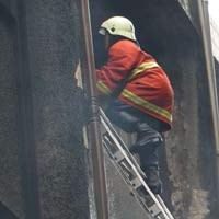 Berkobar 13 Jam, Kebakaran Pasar Raya Hanguskan 28 Lantai 