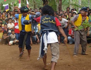 Tradisi Ujungan