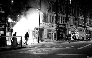 Tiga Pemuda Ditangkap Atas Insiden Kebakaran Gudang CD Indie Label di London