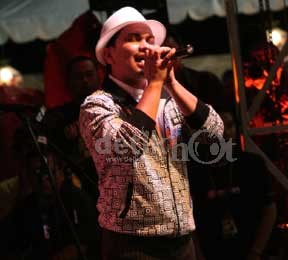 Tompi Kritik Kacaunya Industri Musik Indonesia