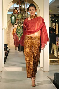 Manik Puspito Festive & Celebration. Wajah Mode in Ramadan 2012 at Plaza Blok M. Jakarta. [Photo by Mohammad Abduh/Wolipop]