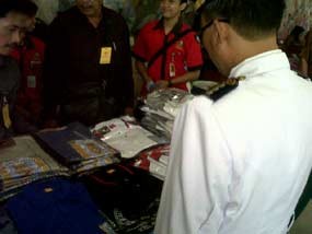 Mendengarkan Pidato Presiden Sambil Berbelanja di Kompleks DPR