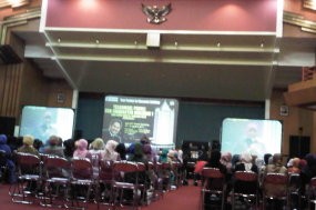 Telkomsel Gelar Training ESQ untuk Guru SMA di Bandung