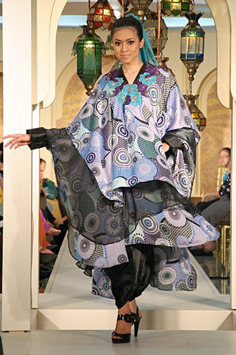 Lia Mustafa Festive & Celebration. Wajah Mode in Ramadan 2012 at Plaza Blok M. Jakarta. [Foto: Mohammad Abduh/Wolipop]