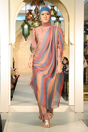 Mia Ridwan Festive & Celebration. Wajah Mode in Ramadan 2012 at Plaza Bolk M. Jakarta. [Photo by Mohammad Abduh/Wolipop]