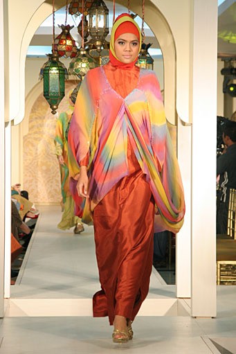 Mia Ridwan Festive & Celebration. Wajah Mode in Ramadan 2012 at Plaza Bolk M. Jakarta. [Photo by Mohammad Abduh/Wolipop]