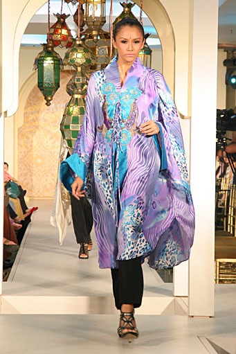 Lia Mustafa Festive & Celebration. Wajah Mode in Ramadan 2012 at Plaza Blok M. Jakarta. [Foto: Mohammad Abduh/Wolipop]
