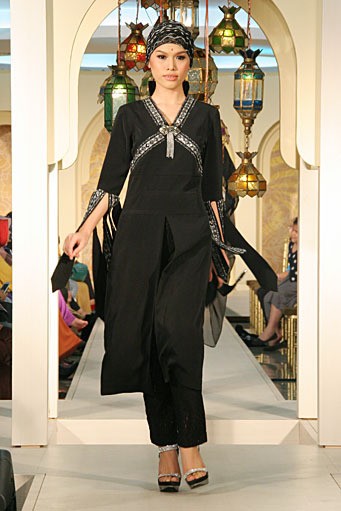 Lia Mustafa Festive & Celebration. Wajah Mode in Ramadan 2012 at Plaza Blok M. Jakarta. [Foto: Mohammad Abduh/Wolipop]