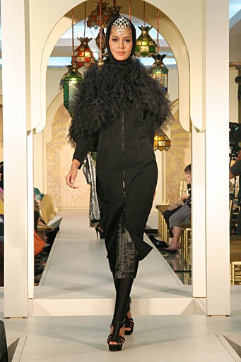 Lia Mustafa Festive & Celebration. Wajah Mode in Ramadan 2012 at Plaza Blok M. Jakarta. [Foto: Mohammad Abduh/Wolipop]