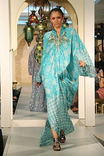 Dina Isfandiari Festive & Celebration. Wajah Mode in Ramadan 2012 at Plaza Blok M. Jakarta. [Photo by Mohammad Abduh/Wolipop]