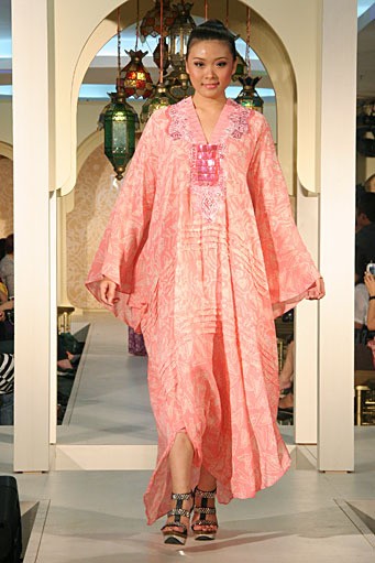 Dina Isfandiari Festive & Celebration. Wajah Mode in Ramadan 2012 at Plaza Blok M. Jakarta. [Photo by Mohammad Abduh/Wolipop]