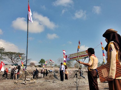 Upacara HUT RI ala Warga Merapi