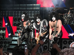 KISS Dihapus dari Daftar Penampil Konser Penghormatan Michael Jackson
