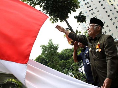 Ilyas Karim Sang Pengibar Bendera