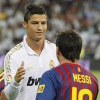 Messi Bikin Rekor Baru, CR7 Cetak Gol ke-100