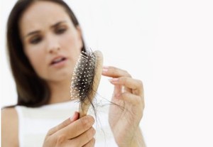 Kurang atau Kelebihan Garam Bisa Bikin Rambut Rontok
