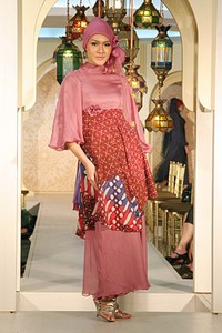 Dewi Syifa Festive & Celebration. Wajah Mode in Ramadan 2012. Plaza Blok M. Jakarta. [Foto: Mohammad Abduh/Wolipop]