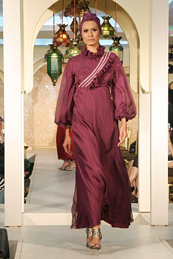 Dewi Syifa Festive & Celebration. Wajah Mode in Ramadan 2012. Plaza Blok M. Jakarta. [Foto: Mohammad Abduh/Wolipop]