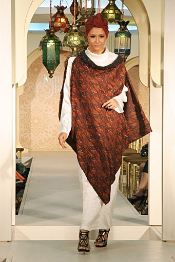 Amin Hendra Wijaya Festive & Celebration. Wajah Mode in Ramadan 2012. Plaza Blok M. Jakarta. [Photo by Mohammad Abduh/Wolipop]