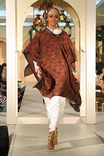 Amin Hendra Wijaya Festive & Celebration. Wajah Mode in Ramadan 2012. Plaza Blok M. Jakarta. [Photo by Mohammad Abduh/Wolipop]