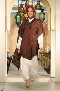 Amin Hendra Wijaya Festive & Celebration. Wajah Mode in Ramadan 2012. Plaza Blok M. Jakarta. [Photo by Mohammad Abduh/Wolipop]