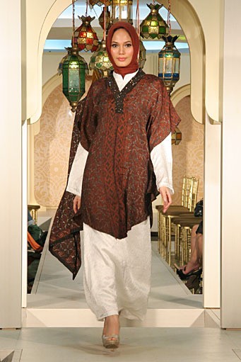 Amin Hendra Wijaya Festive & Celebration. Wajah Mode in Ramadan 2012. Plaza Blok M. Jakarta. [Photo by Mohammad Abduh/Wolipop]