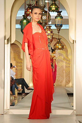 Raden Sirait Festive & Celebration. Wajah Mode in Ramadan 2012 at Plaza Blok M. Jakarta. [Foto: Mohammad Abduh/Wolipop]