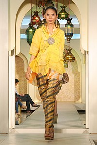 Raden Sirait Festive & Celebration. Wajah Mode in Ramadan 2012 at Plaza Blok M. Jakarta. [Foto: Mohammad Abduh/Wolipop]