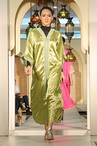 Musa Widyatmodjo Festive & Celebration. Wajah Mode in Ramadhan 2012  at Plaza Blok M. Jakarta. [Foto: Mohammad Abduh/Wolipop]