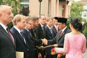 9 WN Jerman Terima Anugerah Satyalancana Dharma Nusa