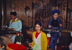 Sekelumit Cerita dari Vietnam  (1) Menyanyi Lagu Bengawan Solo dan nonton Wayang di Hanoi