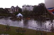 Kawasan Selatan Inggris Banjir Parah