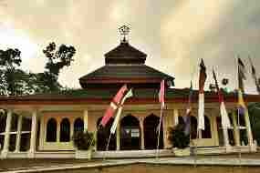 Masjid Wonolelo Sleman, Kisah Syeh Jumadigeno dan Tradisi Kue Apem