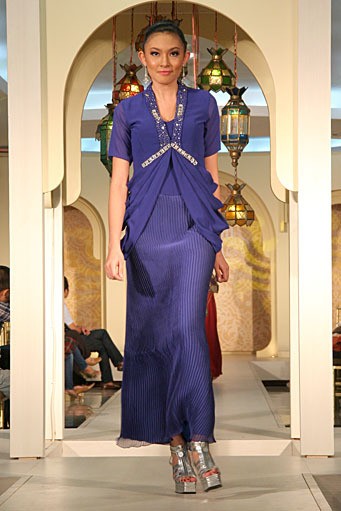 Carmanita Festive & Celebration. Wajah Mode in Ramadan 2012 at Plaza Blok M. Jakarta. [Foto: Mohammad Abduh/Wolipop]
