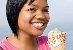 Hindari Makan Es Krim Saat Sedang Menstruasi