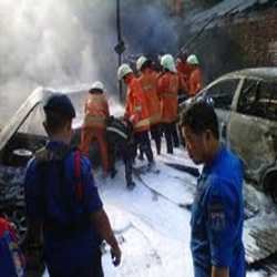 Bengkel di Duren Sawit Terbakar, 4 Mobil Hangus