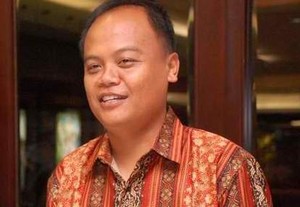 dr Made, Sosok di Balik Dokter Paling Top di Dunia Maya