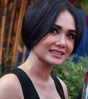 Jelang Lebaran, Yuni Shara Sibuk Belanja Baju buat Pembantu