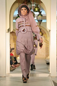 Nieta Hidayani Festive & Celebration. Wajah Mode in Ramadan. Plaza Blok M. Jakarta. [Foto: Mohammad Abduh/Wolipop]