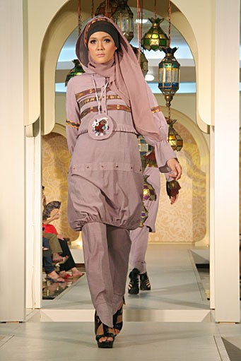 Nieta Hidayani Festive & Celebration. Wajah Mode in Ramadan. Plaza Blok M. Jakarta. [Foto: Mohammad Abduh/Wolipop]