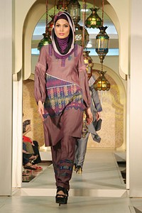 Nieta Hidayani Festive & Celebration. Wajah Mode in Ramadan. Plaza Blok M. Jakarta. [Foto: Mohammad Abduh/Wolipop]